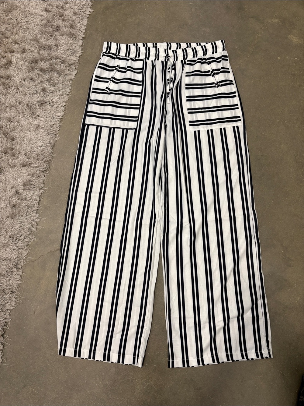 Wide Leg Striped Pull-On Pants - Black & White